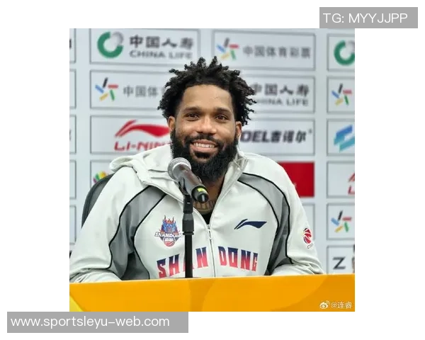 鲍威尔谈季前赛外界重建论希望低估心态贯穿整个赛季